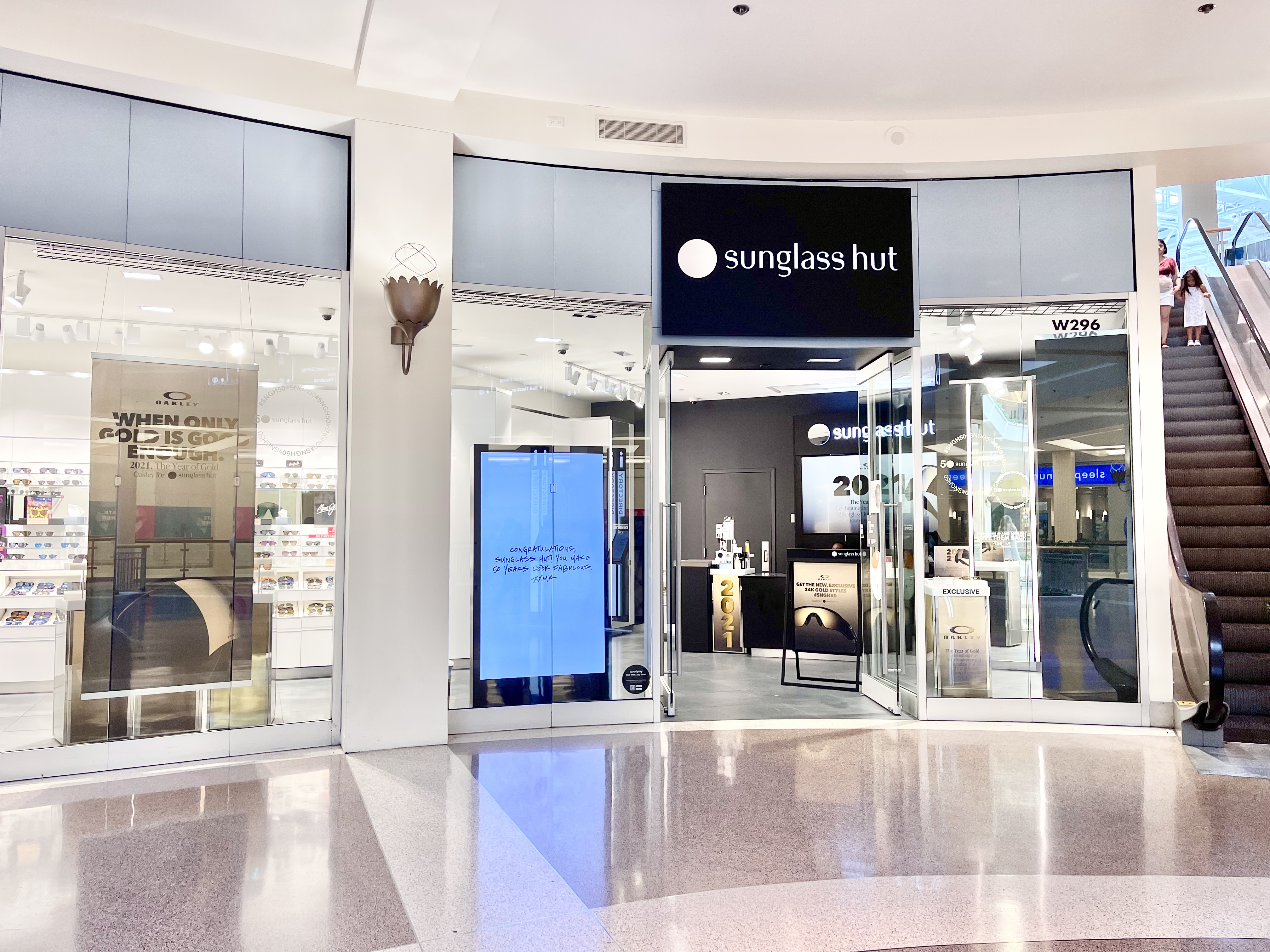 Sunglass sales hut mall